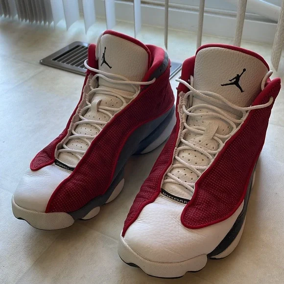 Nike Air Jordan 13 Retro - Picture 2 of 16